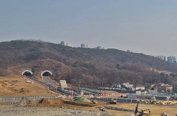 인천 서구 검단신도시 AA20블록의 '검단신도시 5차 디에트르 더 에듀'는 2024년 말 개통 예정인 인천지하철 1호선 검단 연장선 검단2 신설역(사진 건설현장)의 역세권이다. (사진 : 스트레이트뉴스)