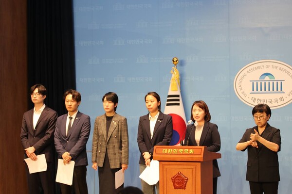 이탄희 의원 등 ‘정치개혁2050’은 3일 오전 선거법 개혁과 관련 국회소통관 기자회견을 진행하고 있다(사진=이탄희 의원실).