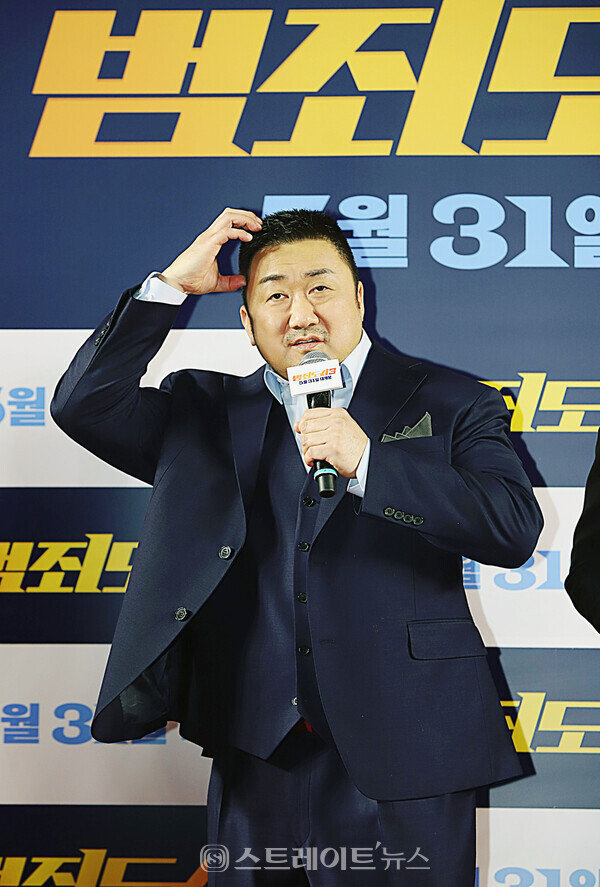 ▲배우 마동석이 22일 오후 서울 강남구 메가박스 코엑스에서 진행된 영화 ‘범죄도시3’ VIP 시사회에서 포즈를 취하고 있다. / 양용은 기자 taeji1368@naver.com