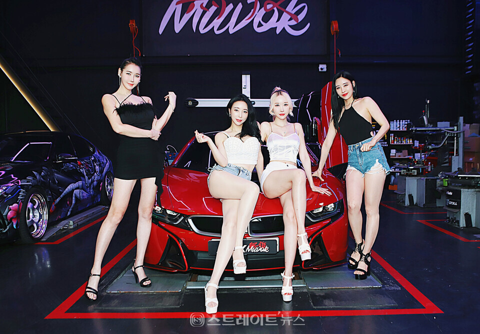 ▲(왼쪽부터) 레이싱모델 이효영-임서아-신소향-유리 단체컷(퍼니지 포토데이) / 양용은 기자 taeji1368@naver.com