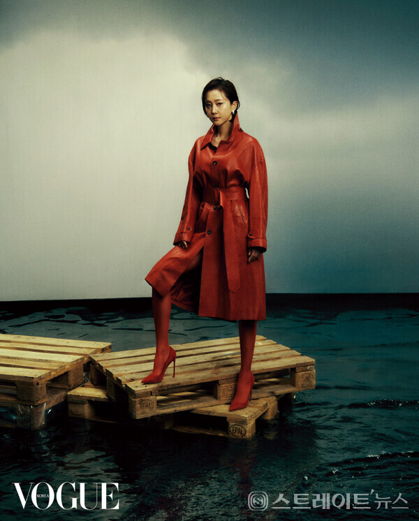 ▲영화 ‘밀수’ 염정아 화보 / 사진=보그 코리아