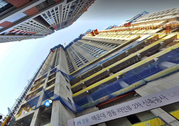 '해운대 경동리인뷰 2차'는 고분양가 논란이 한창인 데다 상업지역에 초고층 주거와 상업, 숙박, 오피스텔 등의 밀집으로 일조권과 조망권, 채광권이 상당부문 제약적이다. 사진 : 카카오지도 캡쳐