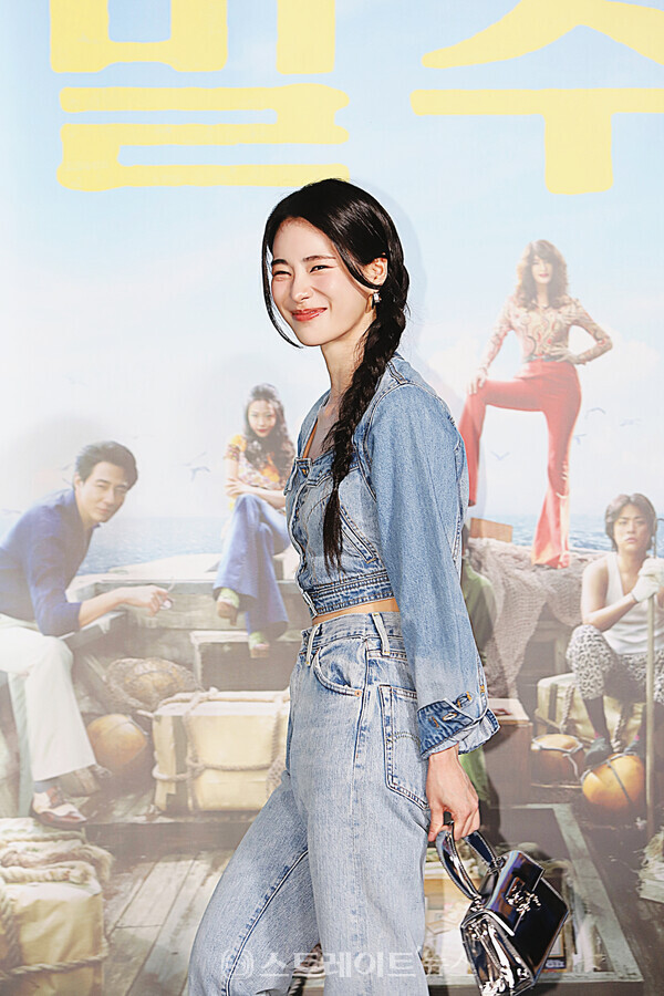 ▲배우 임지연이 지난 20일(목) 오후 서울 강남구 메가박스 코엑스에서 열린 영화 ‘밀수’ VIP 시사회 포토월 행사에 입장하고 있다. / 양용은 기자 taeji1368@naver.com