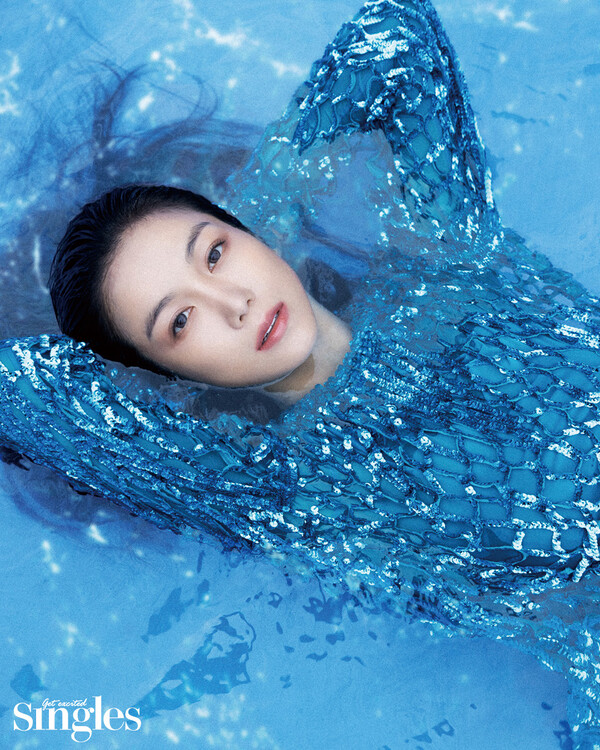 ▲배우 김옥빈, ‘싱글즈’ 9월호 비주얼 화보 공개 / 사진=싱글즈