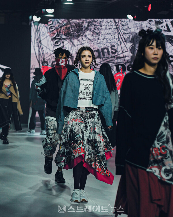 ▲2023 F/W 서울패션위크 De Marc.(드마크) 패션쇼 / 사진=De Marc.(드마크)