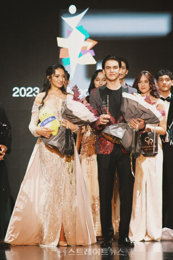 ▲‘2023 페이스 오브 우즈베키스탄’ 최종 WINNER (왼쪽부터) Begim(여), Serzod(남) / 사진=아시아모델페스티벌조직위원회
