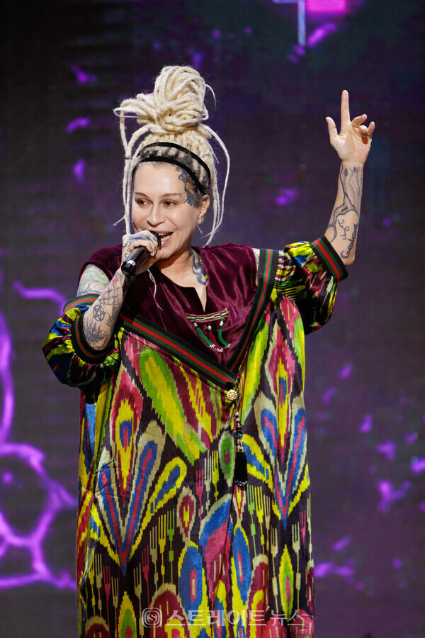 ▲가수 Nargiz Zakirova의 축하공연(2023 페이스 오브 우즈베키스탄) / 사진=아시아모델페스티벌조직위원회