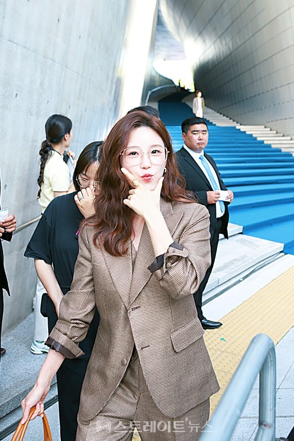[포토] 전효성, 심쿵부르는 눈맞춤…귀여운 브이라인 자랑