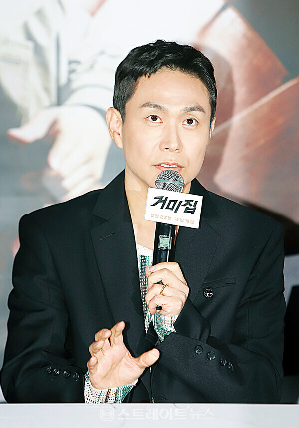 ▲배우 오정세가 지난 14일 오후 서울 삼성동 메가박스 코엑스에서 진행된 영화 ‘거미집’(감독 김지운) 언론·배급시사회 및 기자간담회에서 취재진의 질문에 답변하고 있다. / 양용은 기자 taeji1368@naver.com