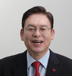 정우택 국회부의장(국민의힘, 충북 청주시 상당구)