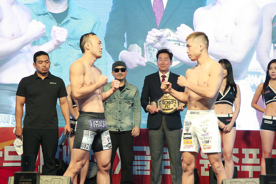 로드FC 066 계체량 김수철 vs 하라구치 아키라. 사진=로드FC