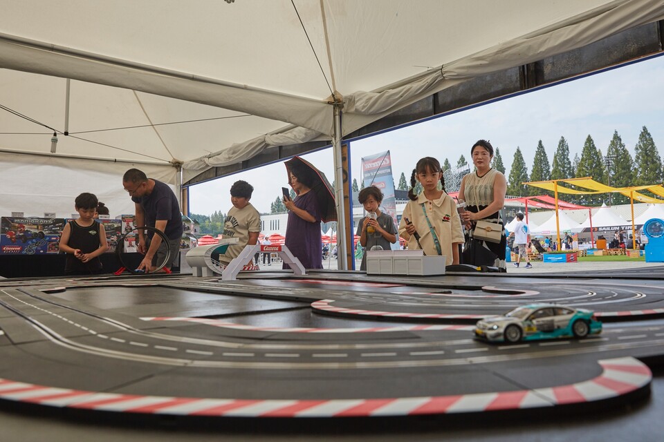 어린이 전용 슬롯카 카레라 고 부스. 사진=슈퍼레이스