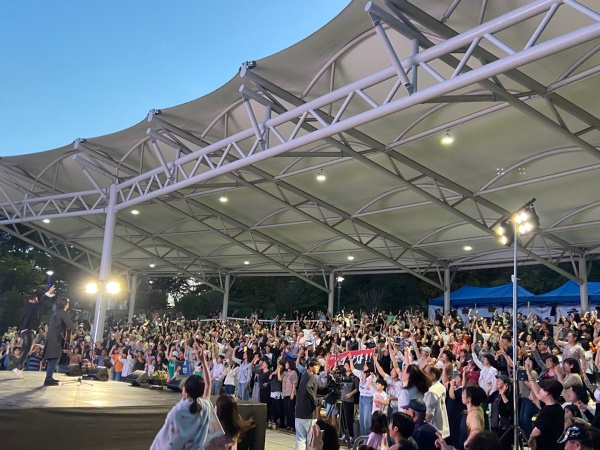 다담축제의 공연에 시민들이 환호하며 호응하고 있다.김포시청 제공