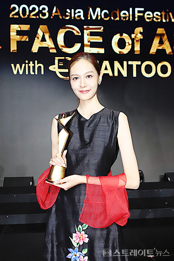 태국 모델 카이묵 ‘페이스 오브 아시아’ 대상 수상. 양용은 기자 taeji1368@naver.com