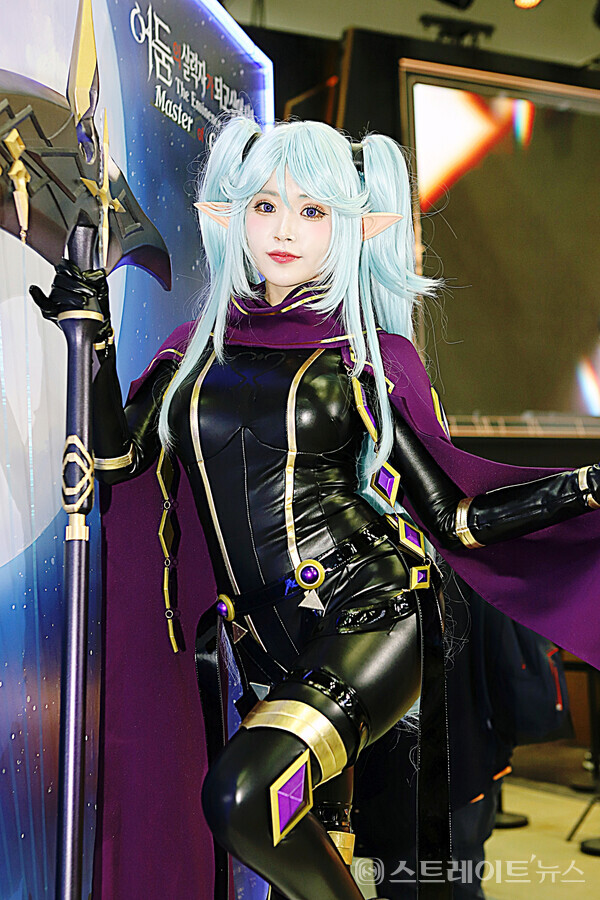 ‘지스타 2023’ 웹젠 부스에서 엡실론 코스프레를 한 레이싱모델 홍지은. 양용은 기자 taeji1368@naver.com