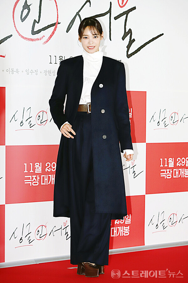 ‘싱글 인 서울’ VIP 시사회 포토월 행사에 참석한 방송인 안현모가 포토타임을 갖고 있다. 양용은 기자 taeji1368@naver.com