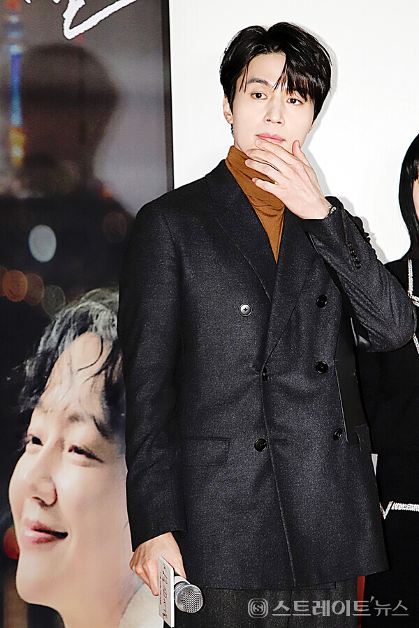 ‘싱글 인 서울’ VIP 시사회 포토월 행사에 참석한 배우 이동욱. 양용은 기자 taeji1368@naver.com