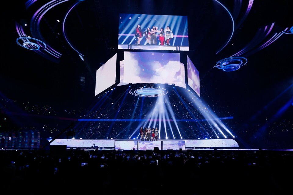 ▲MMA2023 뉴진스 무대 전경. 카카오엔터테인먼트 제공