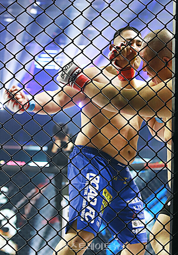 ROAD FC 067 허재혁 vs 세키노 타이세이 무제한급 경기 장면. 양용은 기자 taeji1368@naver.com