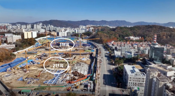 청주시 서원구 개신동 충북대 입구에서 분양 중인 '청주 동일하이빌 파크레인 2단지' 건설현장.