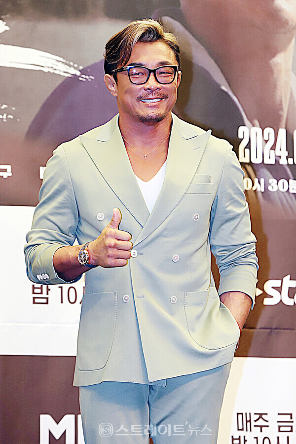 이종격투기 선수 추성훈이 예능 ‘더 와일드(THE WILD)’ 제작발표회에 참석해 포즈를 취하고 있다. 양용은 기자 taeji1368@naver.com