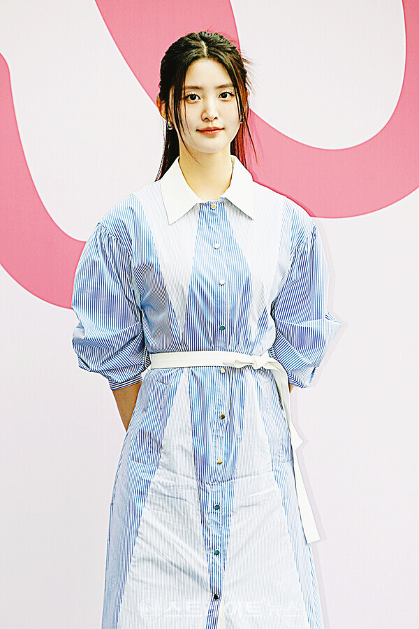 2024 F/W 서울패션위크 라이 포토월 행사에 참석한 가수 박정화. 양용은 기자 taeji1368@naver.com