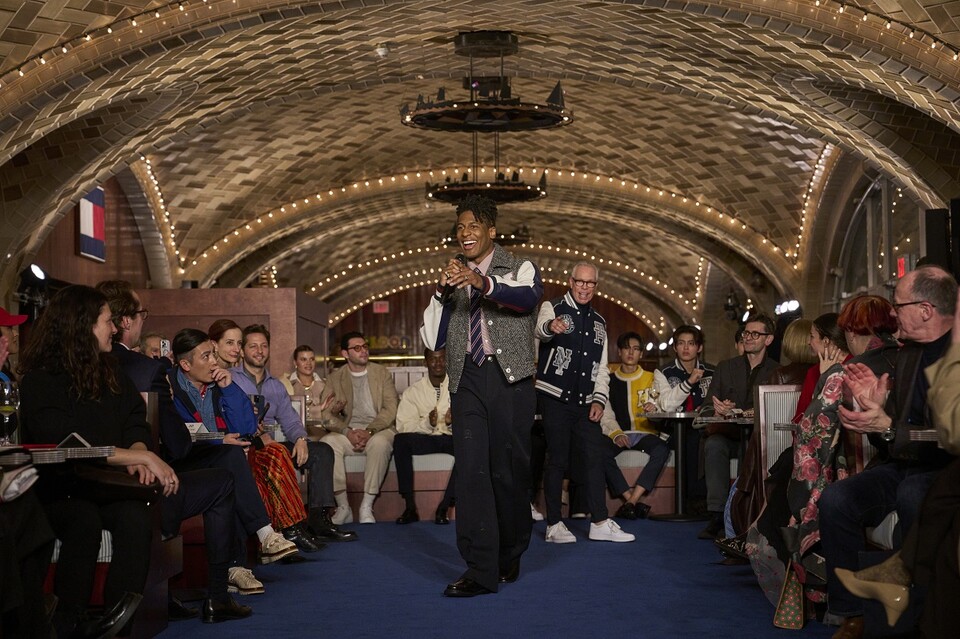 타미 힐피거 2024 F/W 컬렉션 존 바티스트 공연. TommyHilfiger 제공