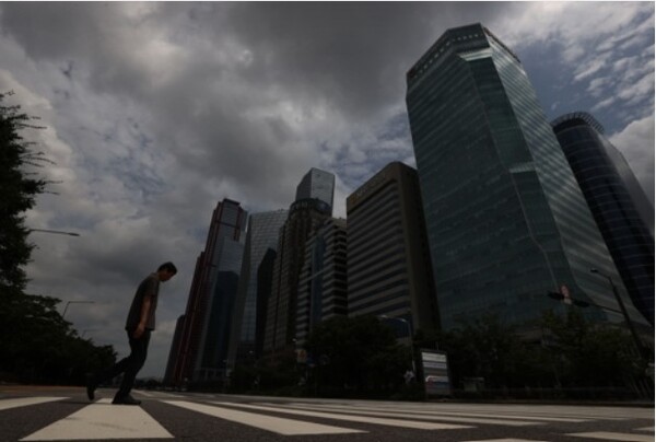 먹구름 낀 여의도 증권가. 연합뉴스 제공.