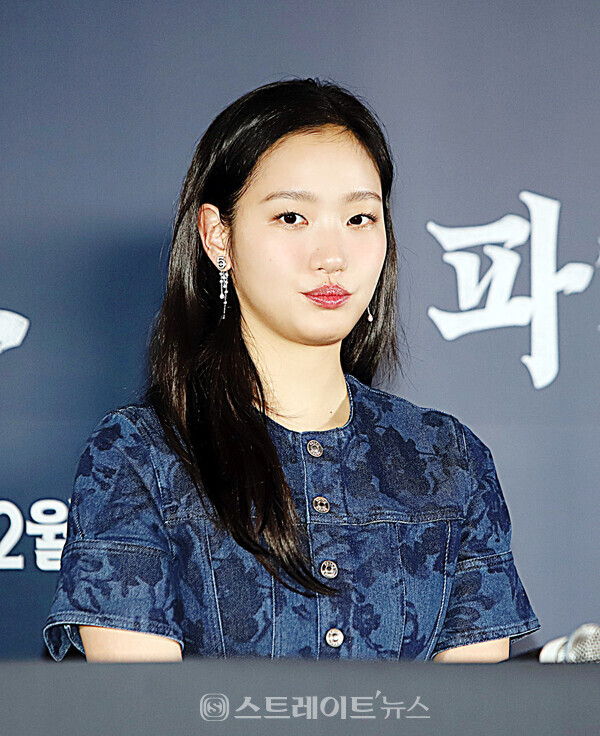 영화 ‘파묘’ 언론시사회 기자간담회에 참석한 배우 김고은. 양용은 기자 taeji1368@naver.com