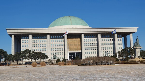 서울 여의도 국회의사당 전경. 이제항 선임기자 