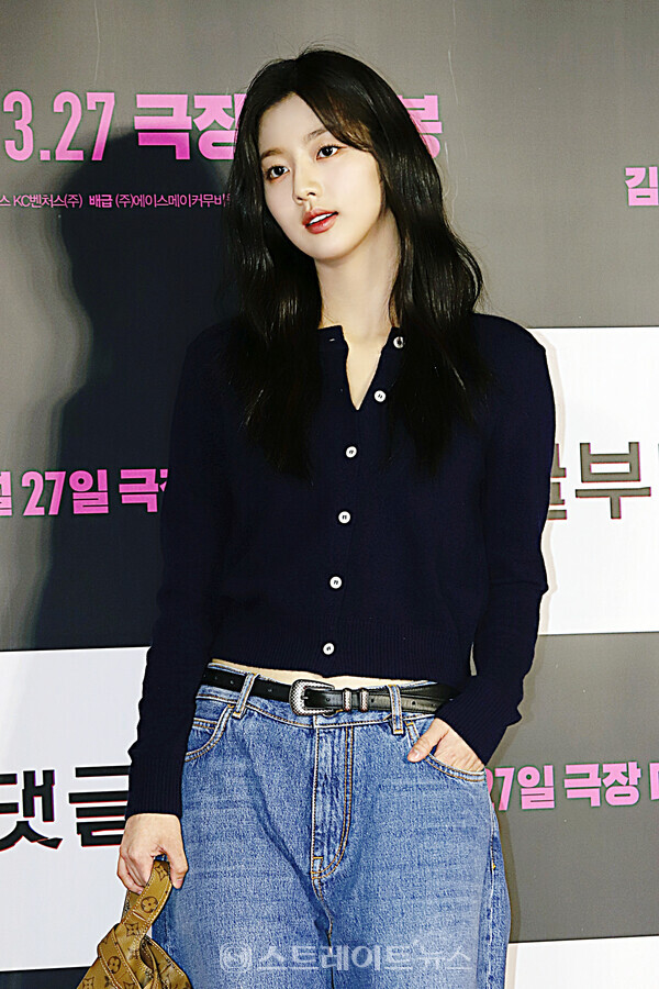 영화 ‘댓글부대’ VIP 시사회 포토월 행사에 참석한 배우 신은수. 양용은 기자 taeji1368@naver.com