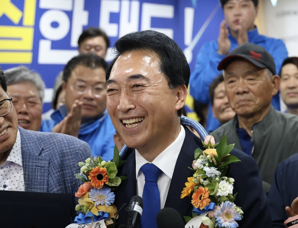 충남 공주·부여·청양 선거구에 출마한 더불어민주당 소속 박수현 당선인. 연합뉴스 제공.