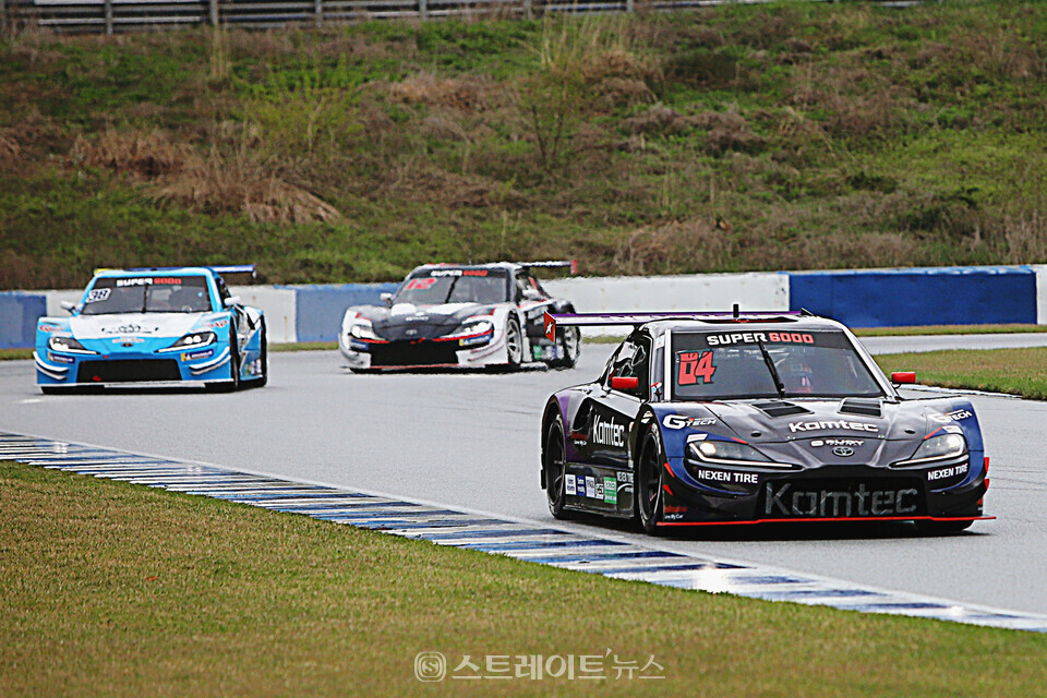 2024 오네 슈퍼레이스 챔피언십 슈퍼 6000 클래스 1라운드 결승 서한GP 정의철 주행 장면. 양용은 기자 taeji1368@naver.com