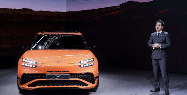 이상연 현대·제네시스 글로벌디자인담당 부사장이 25일(현지시간) 중국국제전람중심 순의관에서 열린 '2024 베이징 국제 모터쇼(Auto China 2024)' 제네시스 프레스 컨퍼런스에서 발표하고 있다. 현대차·기아 제공