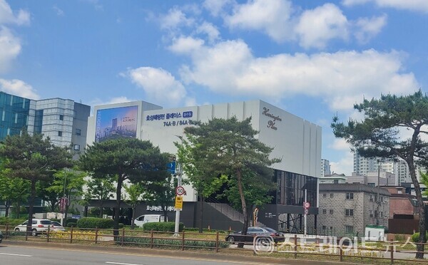 청약홈은 경기도 수원시 팔달구의 동수원 중심지에 '효성해링턴 플레이스 동수원’(사진 : 인계동 모델하우스)의 특별공급을 27일부터 시작한다. 84㎡의 평균 분양가는 7억3700만원으로 다소 높은 편이다. (사진 : 함영원 기자)