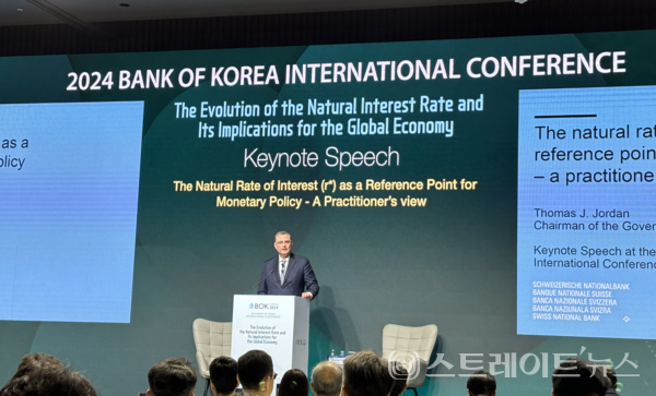 토마스 요르단 스위스중앙은행 총재.