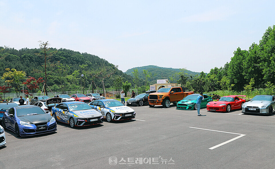 2024 레이싱모델 올스타 모터쇼 전시 차량들. 양용은 기자 taeji1368@naver.com