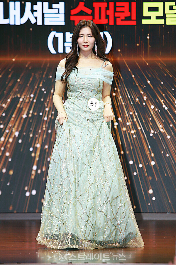 제11회 인터내셔널 슈퍼퀸 모델 콘테스트 1본선 참가자 최민경. 양용은 기자 taeji1368@naver.com