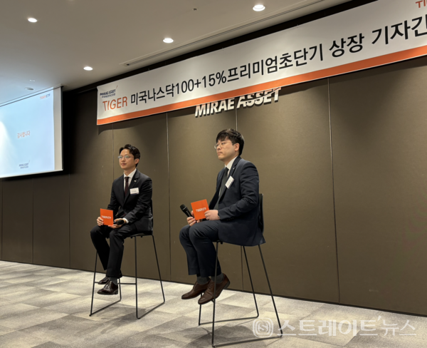 이경준 미래에셋자산운용 전략ETF운용본부장과 오동준 미래에셋자산운용 전략ETF운용팀장.