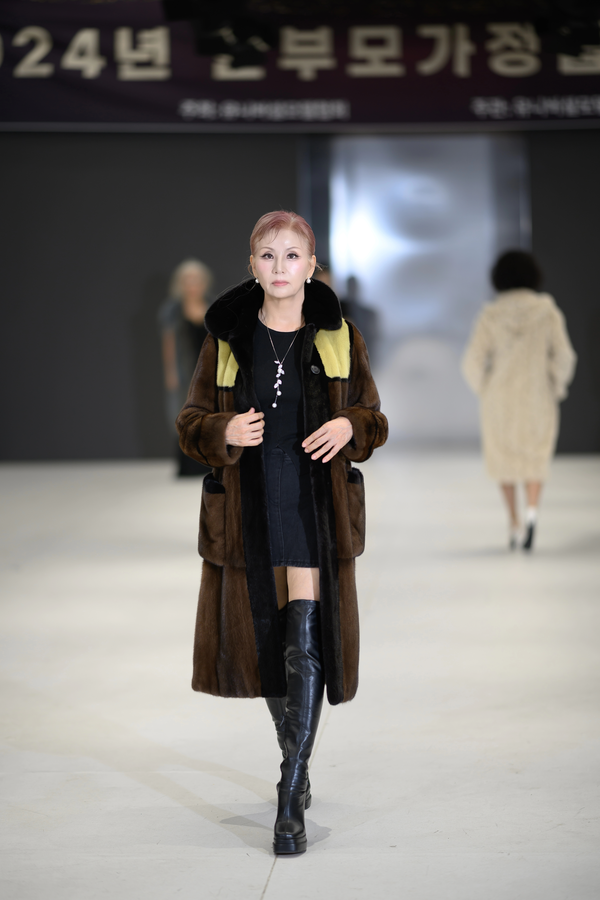 시니어 모델 문은정. 유니버셜 모델협회 제공