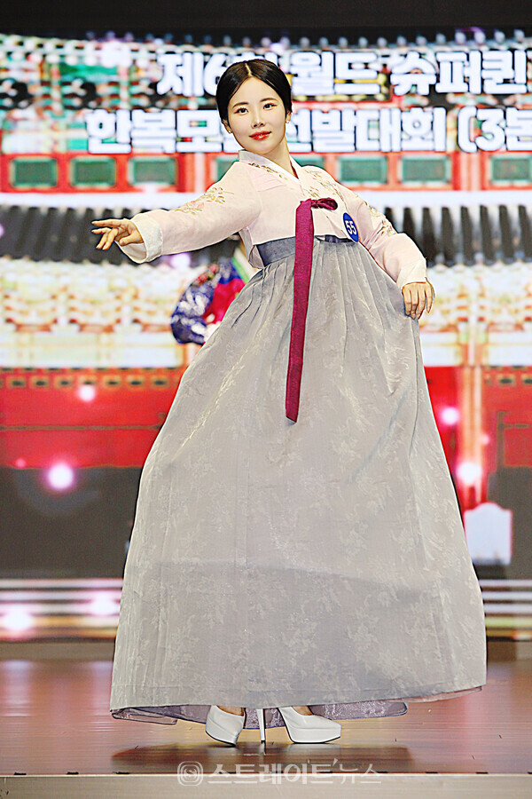 제6회 월드 슈퍼퀸 한복 모델대회 3본선 출전자 하시모토마유. 양용은 기자 taeji1368@naver.com