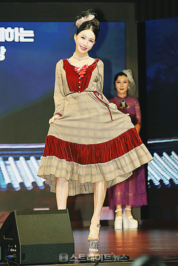 경성의상 자선 패션쇼에서 모델 박소담. 양용은 기자 taeji1368@naver.com