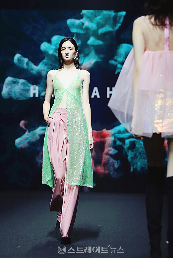 서울패션위크 '한나신' 2025 S/S 컬렉션. 양용은 기자 taeji1368@naver.com