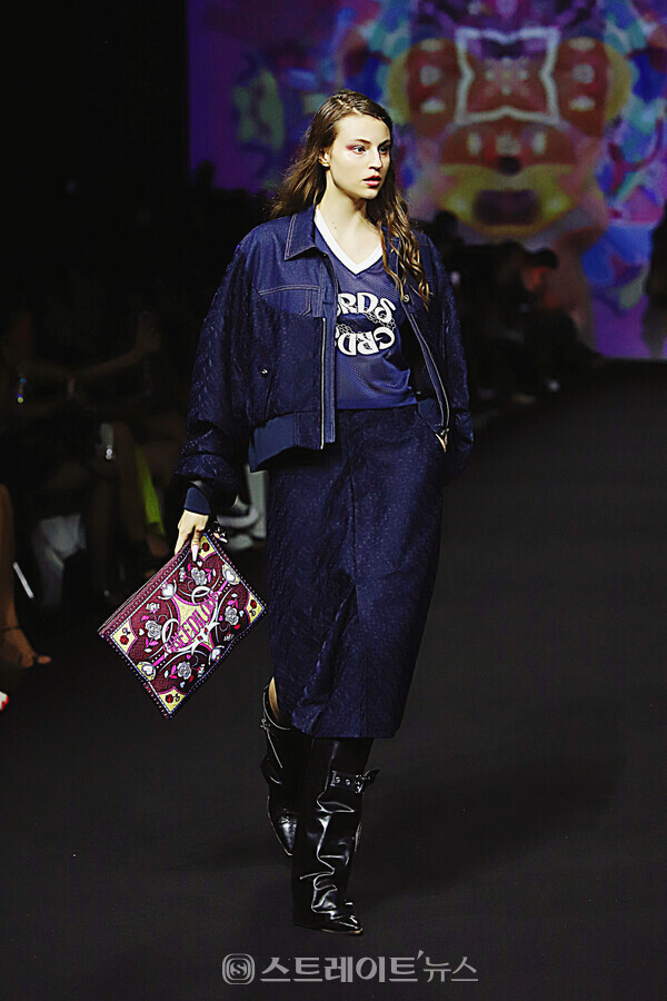 서울패션위크 ‘그리디어스’ 2025 S/S 컬렉션 피날레. 양용은 기자 taeji1368@naver.com