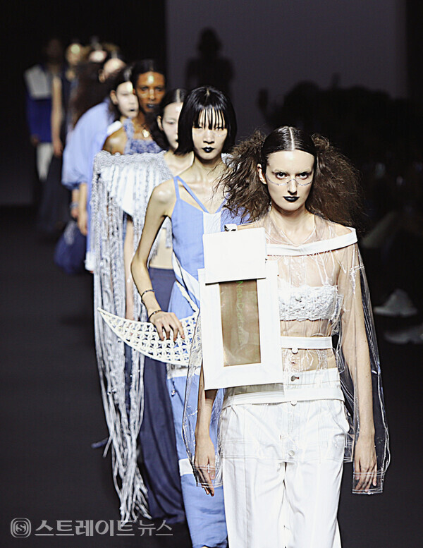 서울패션위크 '라이' 2025 S/S 컬렉션 피날레. 양용은 기자 taeji1368@naver.com
