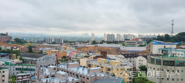 김포 북변 3 우미린과 북변4 한강수자인 오브센트의 건설현장 {사진 : 함영원 기자)