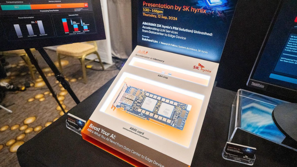 최근 미국 캘리포니아주 새너제이에서 열린 '인공지능(AI) 하드웨어 & 엣지 AI 서밋 2024'에서 선보인 SK하이닉스의 AiM 칩과 AiMX 카드. SK하이닉스 제공.