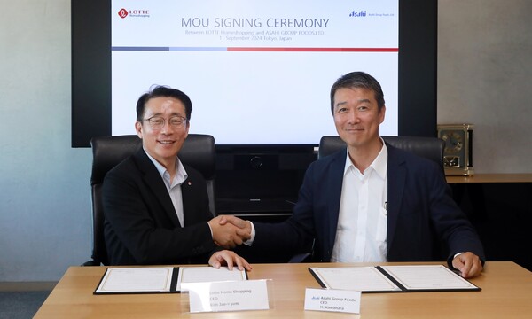 일본 건강식 1위 일본 아사히 그룹과 원료 독점 업무협약을 체결한 모습. 롯데홈쇼핑 제공