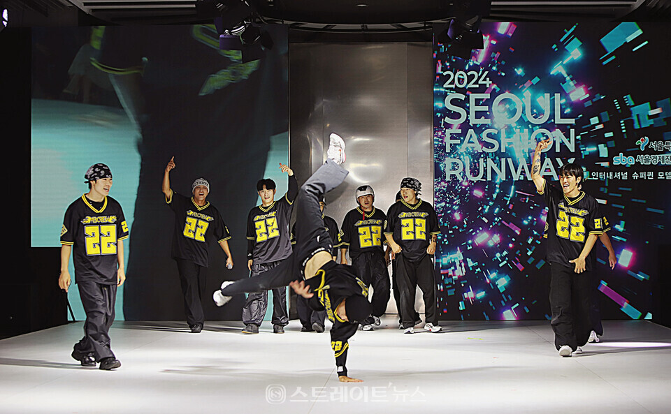 비보이 엠비크루 댄스 공연. 양용은 기자 taeji1368@naver.com