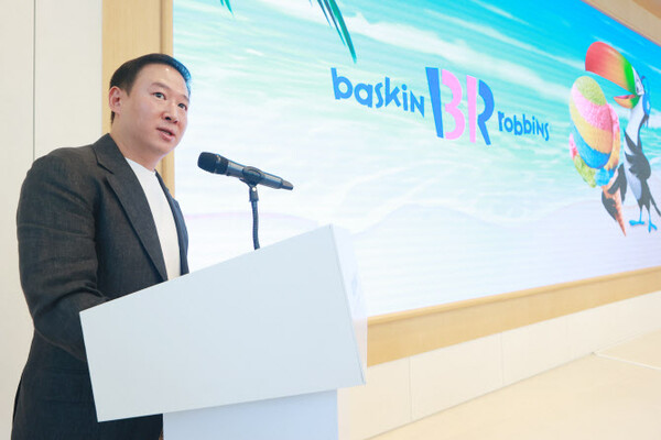 허희수 SPC 부사장이 지난 7월 15일 서울 강남구 ‘워크샵 바이 배스킨라빈스’에서 열린 SPC 배스킨라빈스와 구글플레이의 콜라보 제품 ‘트로피컬 썸머 플레이’ 론칭 행사에서 인사말을 하고 있다. SPC그룹 제공